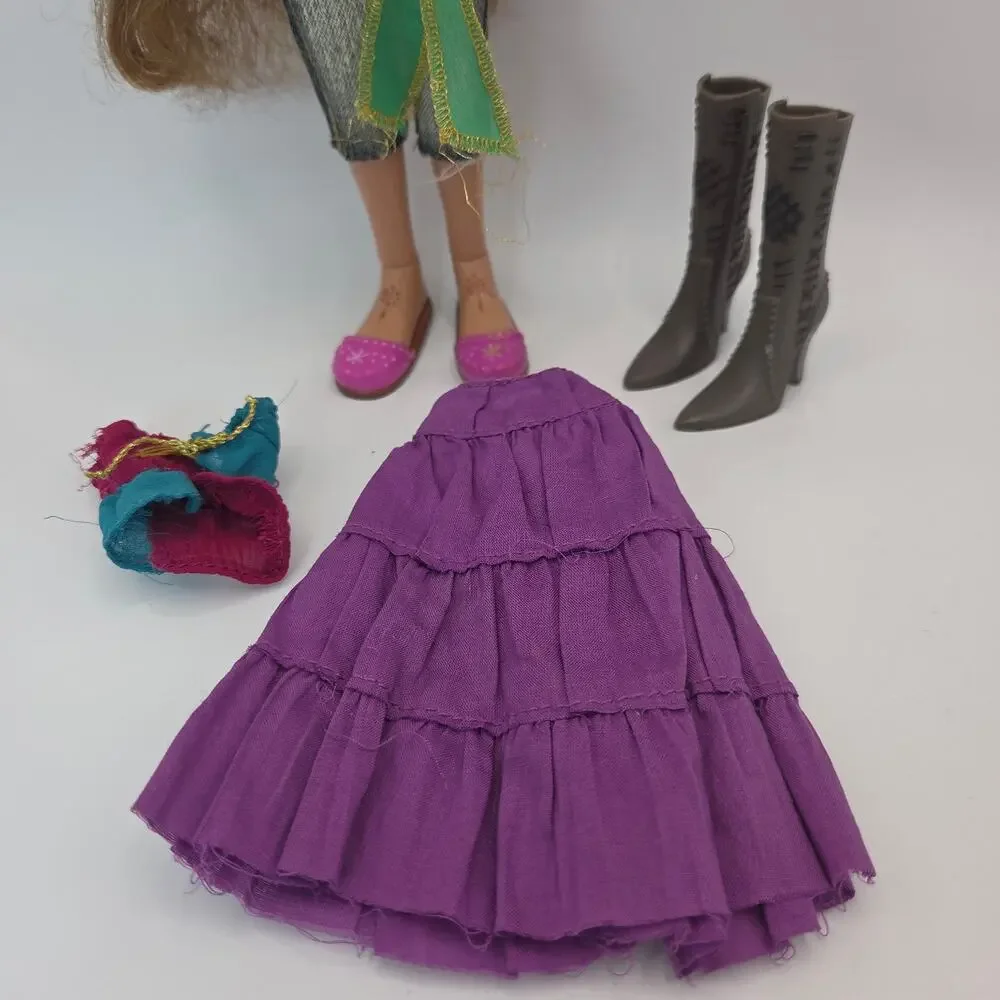 Vintage 2006 Bratz Genie Magic Yasmin Doll with Both Outfits + Shoes